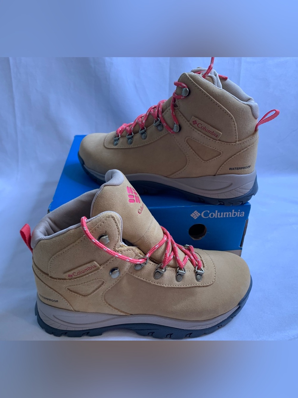 Women’s Columbia hiking boots YONCALLA brown suede outdoor shoe size 9.5 NIB